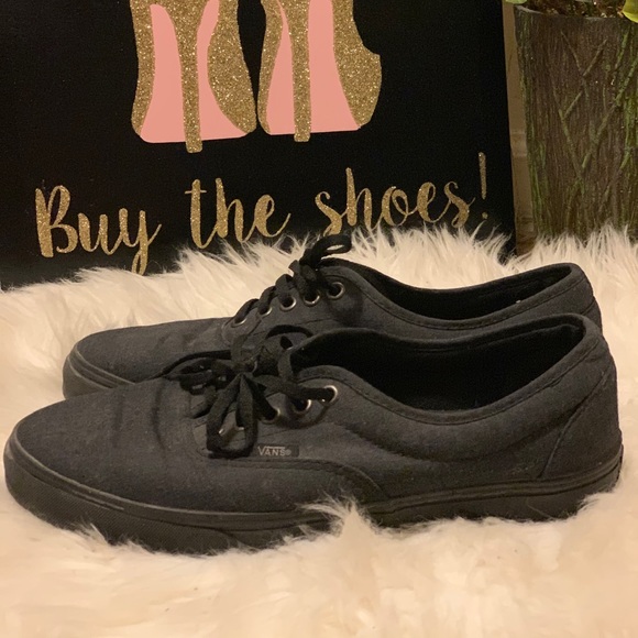 Going for a walk 👟 - Picture 2 of 4